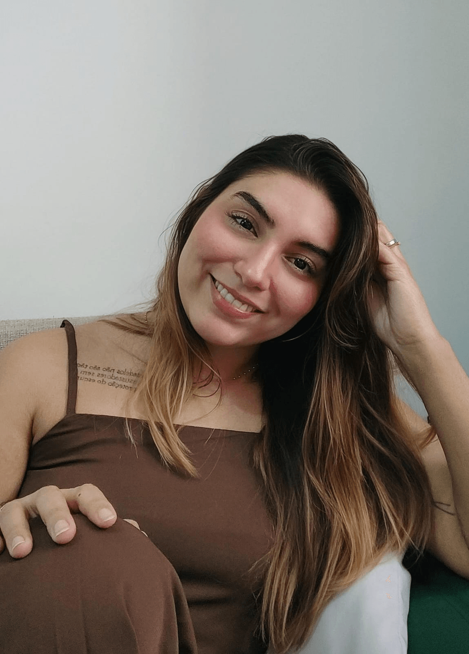 Camila Saraiva de Lima, psicóloga, em um momento tranquilo e acolhedor.